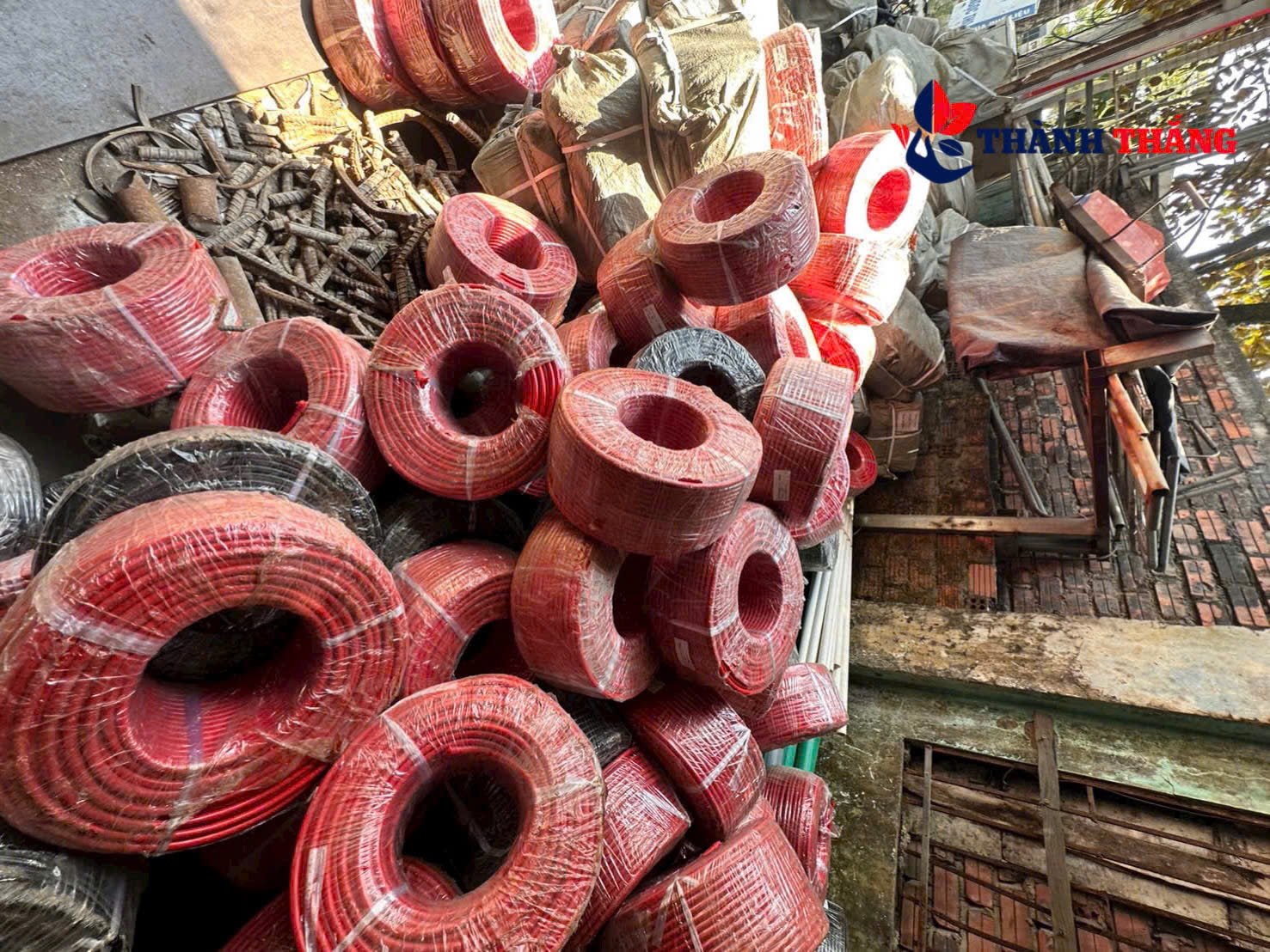 Cáp đồng phế liệu thu mua tại công trình