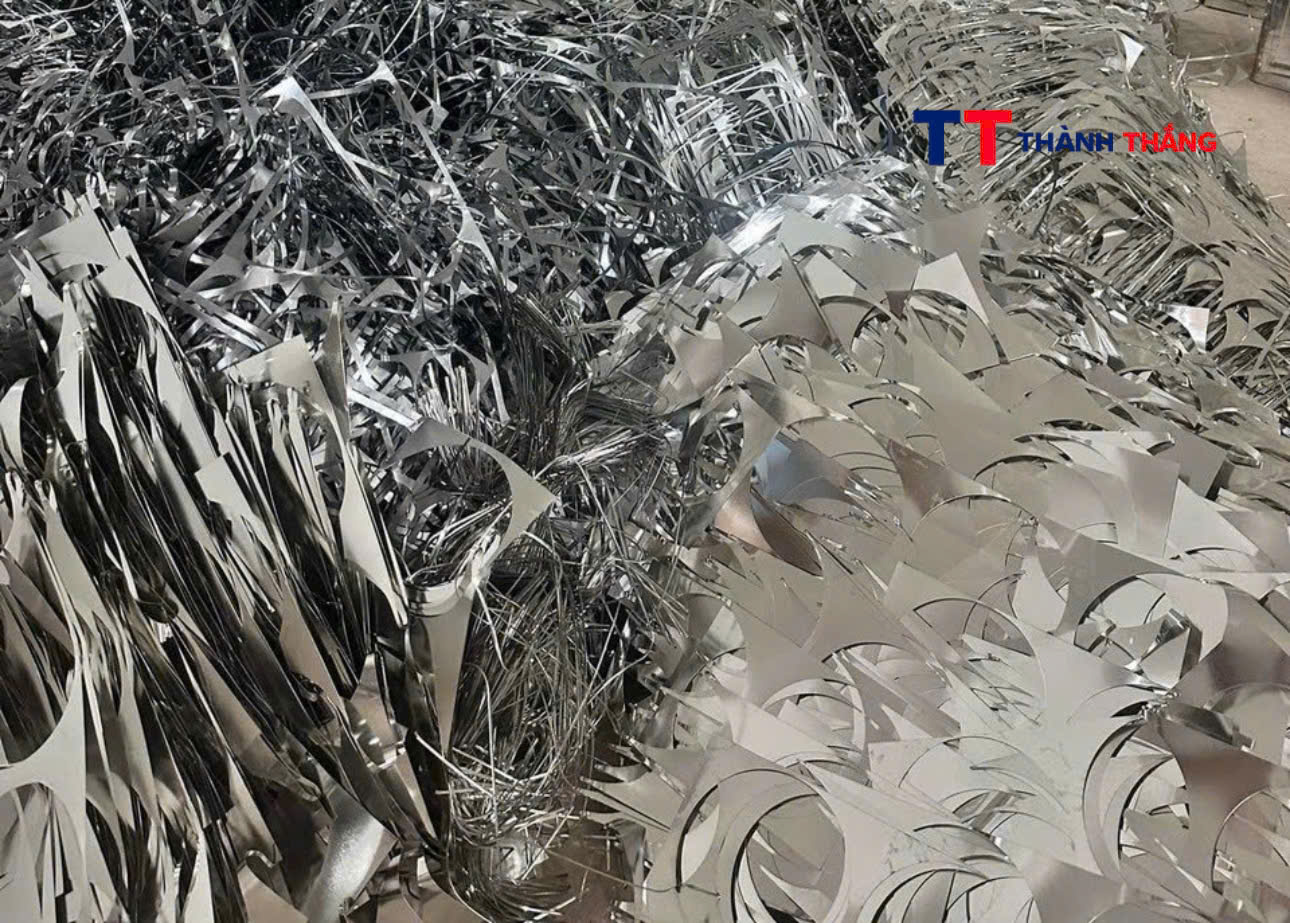 Thành Thắng thu gom bãi inox phế liệu